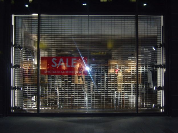 Tube and Link Shutter Retail